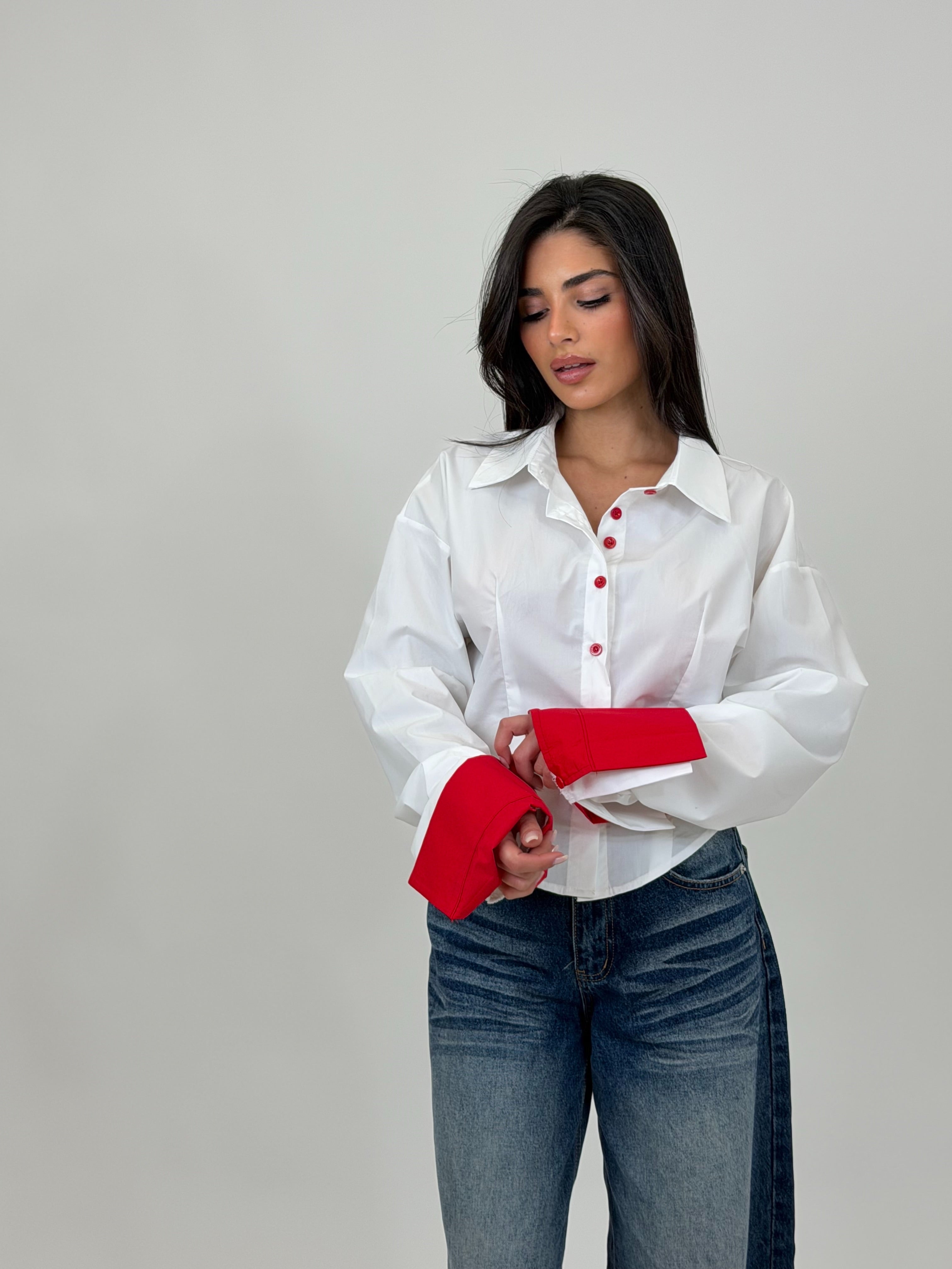 camicia bottoni rossi